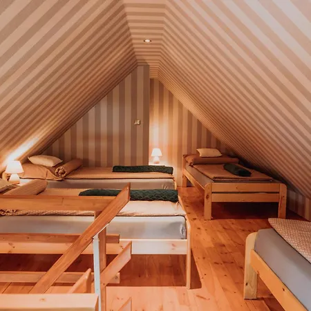 Zielona Ges Apartamento *